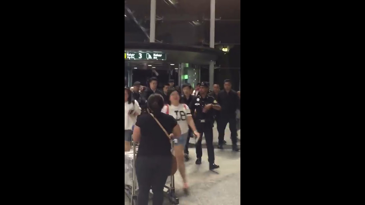 14/10/16 Park Shin Hye KLIA off to Incheon