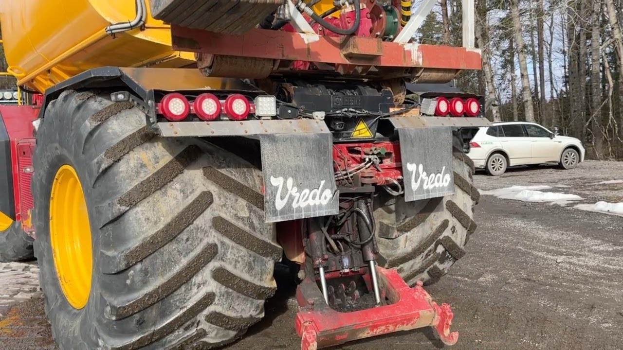 Köp Redskapsbärare med lastväxlare Vredo VT3936 på Klaravik