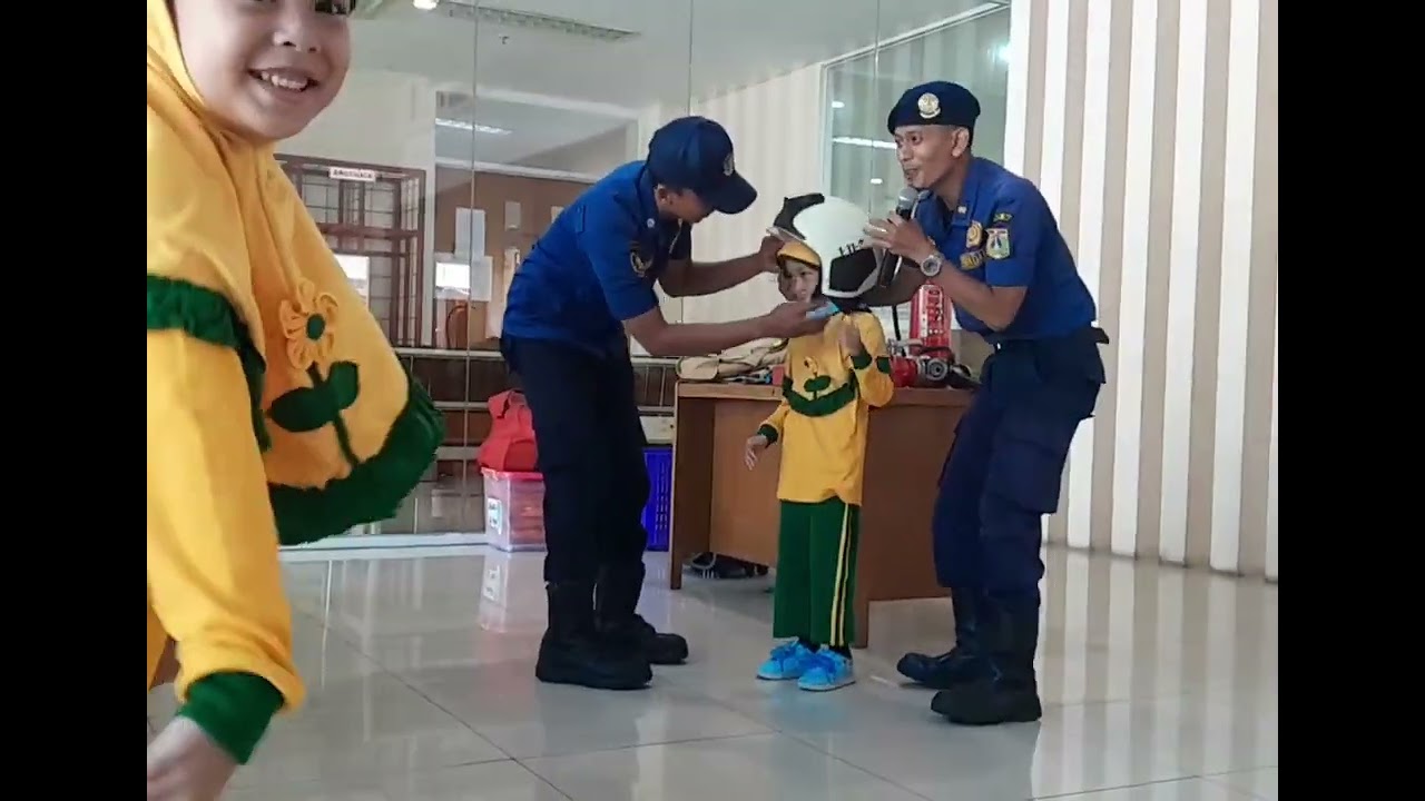 KEGIATAN PENGENALAN PROFESI PEMADAM KEBAKARAN | PAUD AT THORIQ JAKARTA BARAT