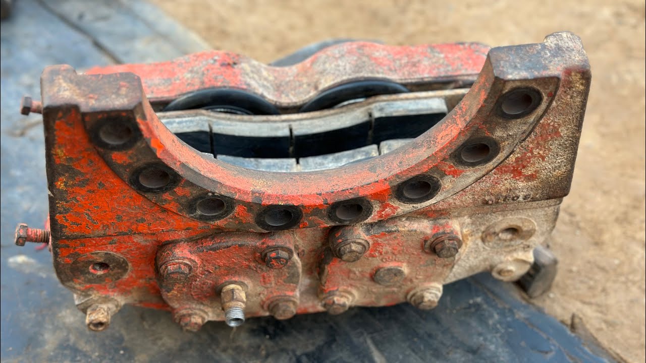 How to repair brake assembly caterpillar￼ 950C Lauder brake ￼assembly seal change ￼￼