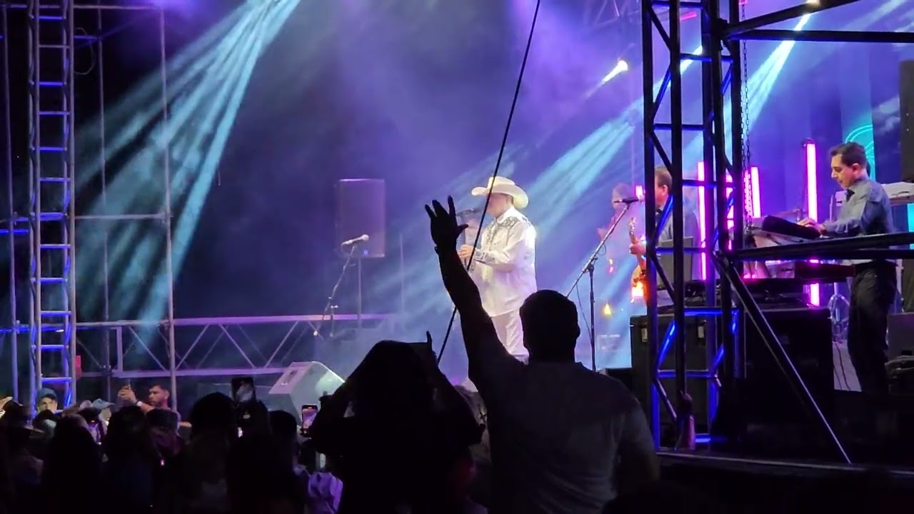 Lalo y los descalzos en vivo en Concepción | te quiero así | dueño de ti