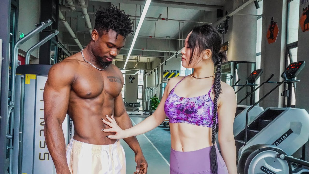 Gym Date Episode 1, Can i survive her abs workout routine