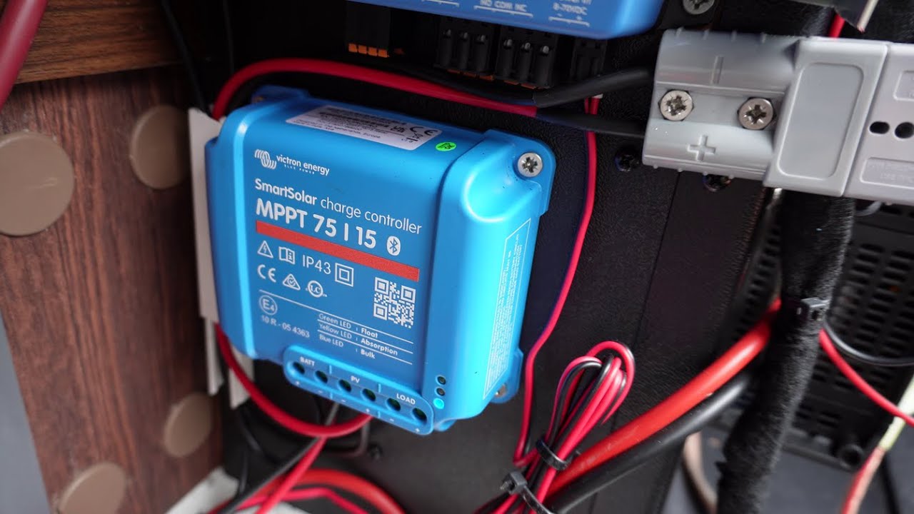 Einbau des Votronic Standby Charger und Victron Mppt Solar Regler 75/15