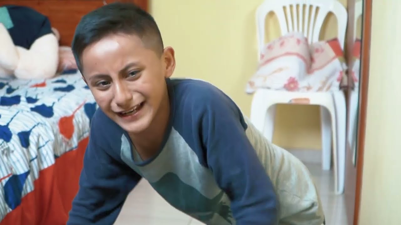 Abandonó a su hijo con su abuelita por que no fue consebido como eella quizo