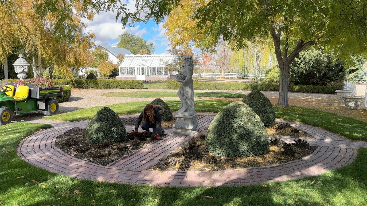 Fall Flower Bed Cleanup! 🍂🥀🍂 // Garden Answer