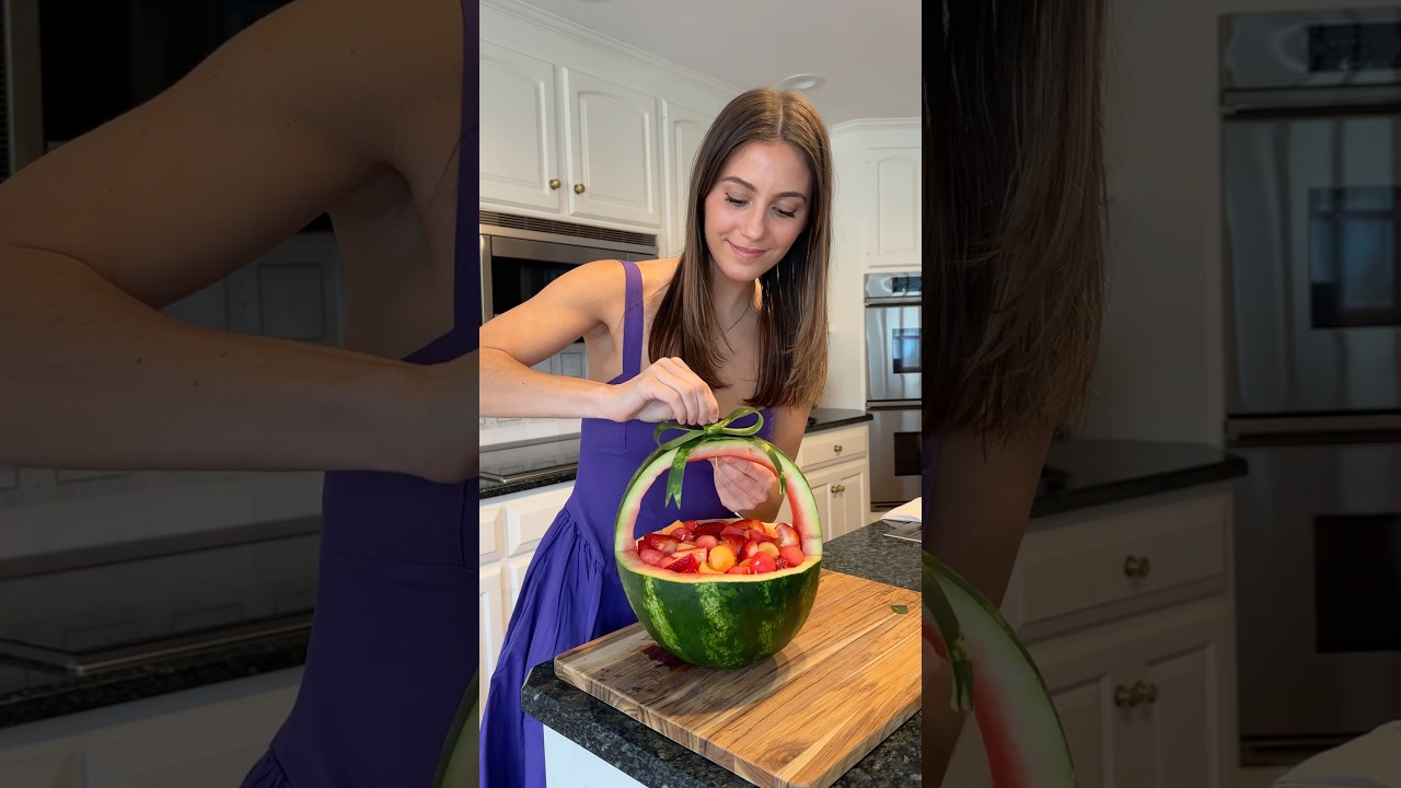 I cut my watermelon into an Easter basket🍉 #easterbasketideas #easterbaskets #watermelon #fruitbowl