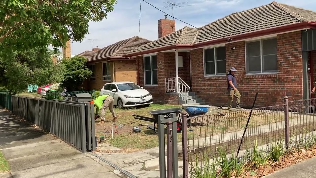 Tradesmen illegally using an angle grinder. VIDEO: Ashley Geelan/VicNews.