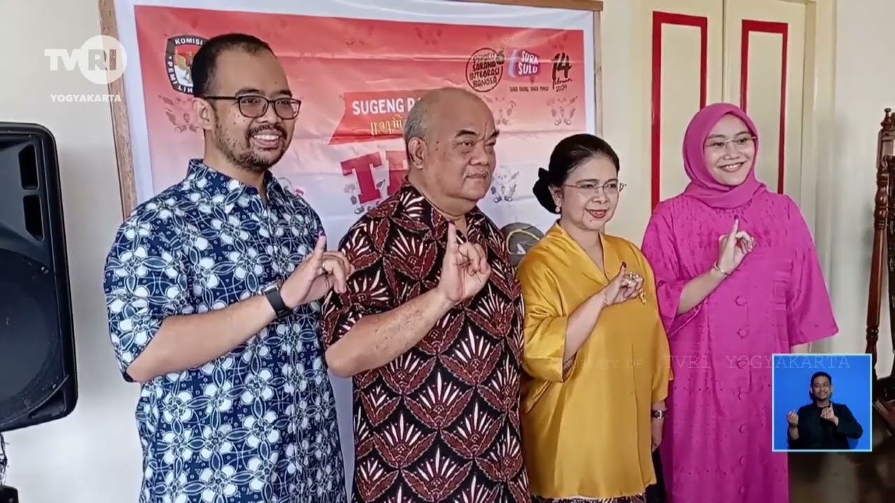 KGPAA Paku Alam X Dan Keluarga Nyoblos Di TPS 19