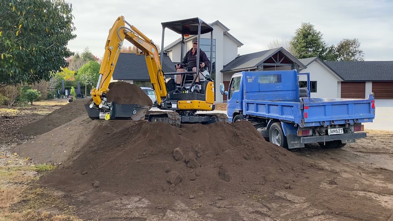 Tiltman tilt hitch & Tiltman wide bucket
