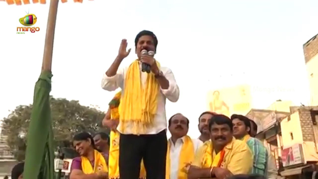 Revanth Reddy Argues KTR At Kukatpally Campaign | GHMC Elections | Mango News
