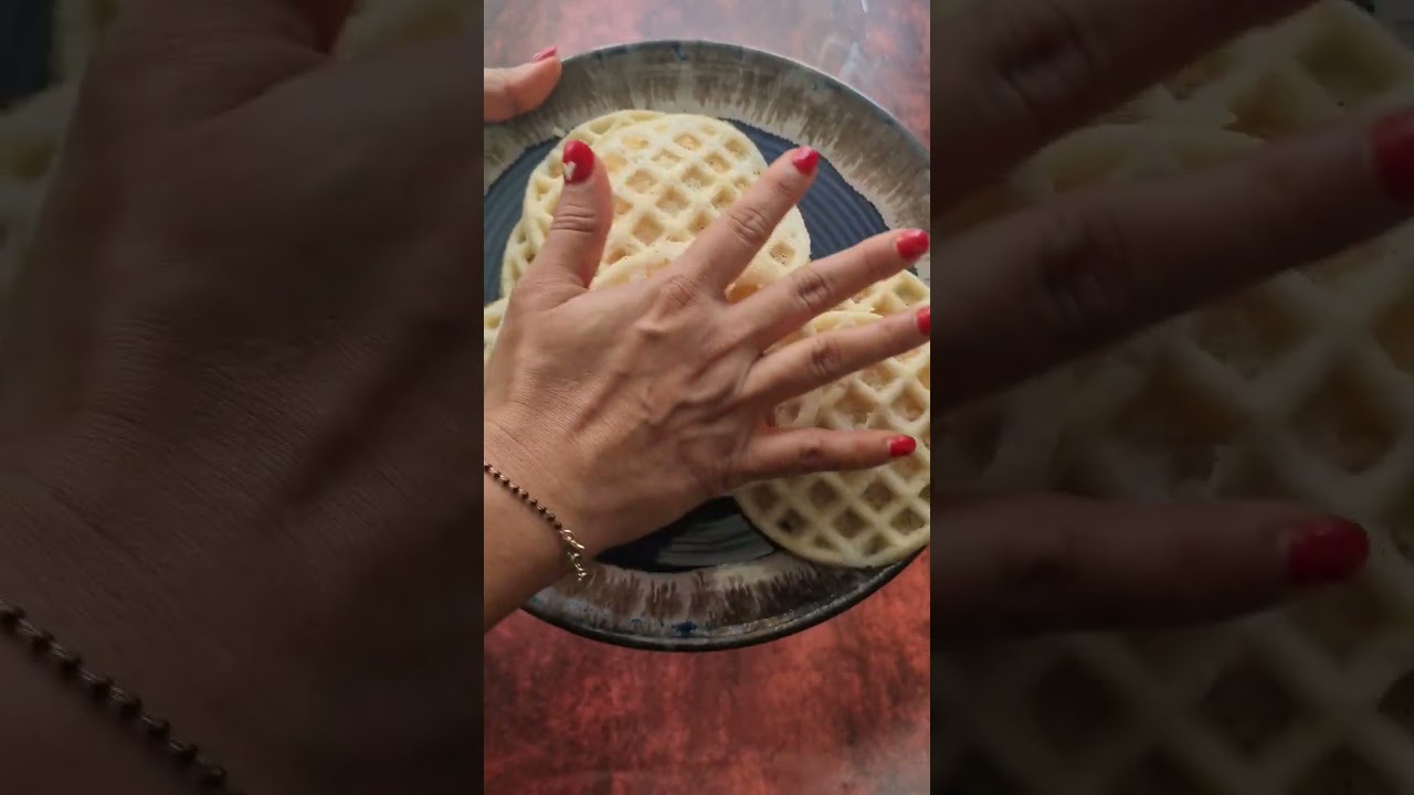 Idli Waffles #chefsumiskitchen #whatsinfoodiesbook #shorts #shortvideo #youtubeshorts