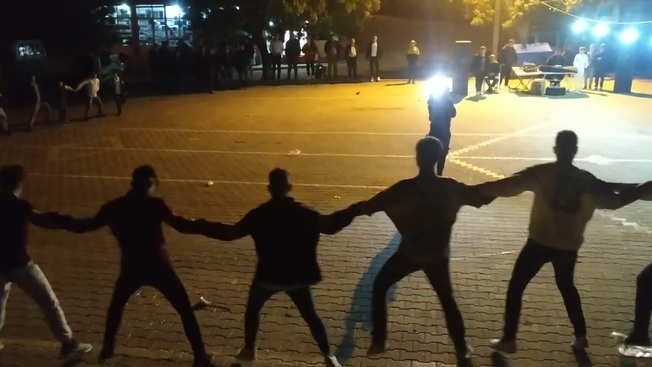 büyük Yenice gençlerı yıne yaptı yapacağını helal olsun büyük Yenice nın gençlerıne