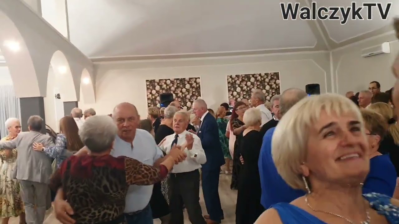 ALEŻ WSPANIALE ROZBAWIONE TOWARZYSTWITO  na potańcówce w Złotym Dworze 