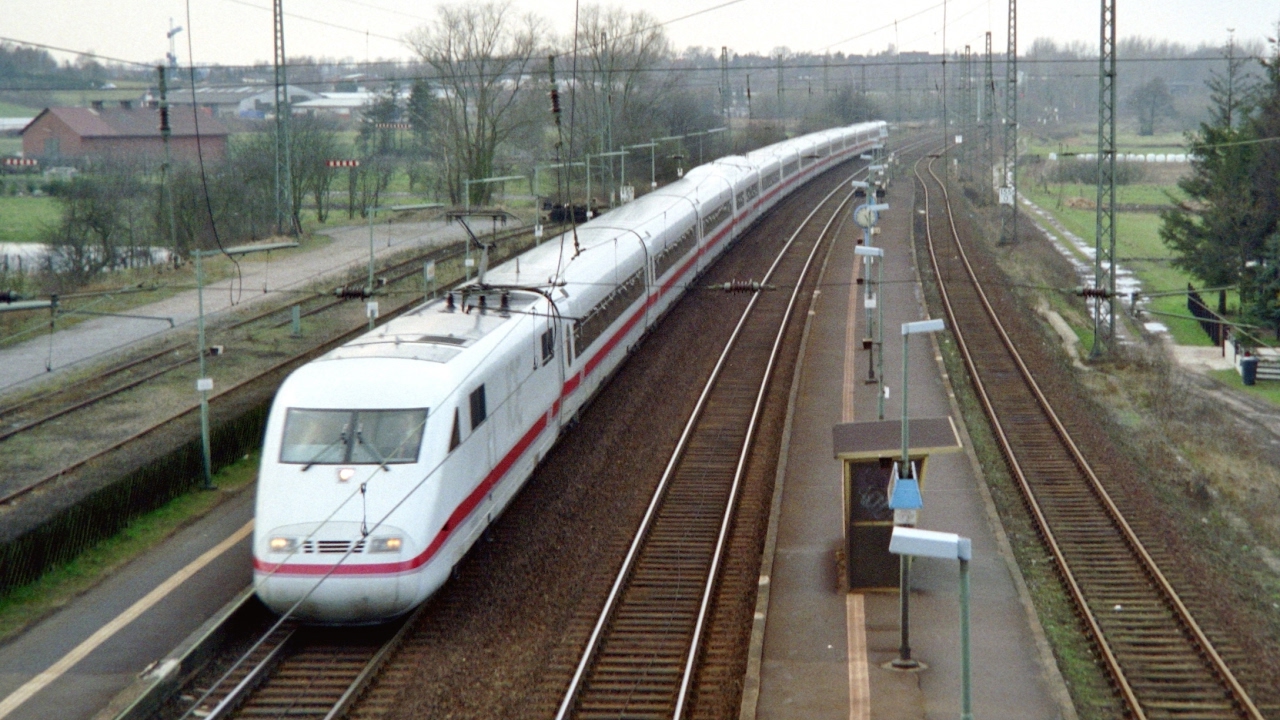 1995: Züge in Ashausen / trains at Ashausen, Germany
