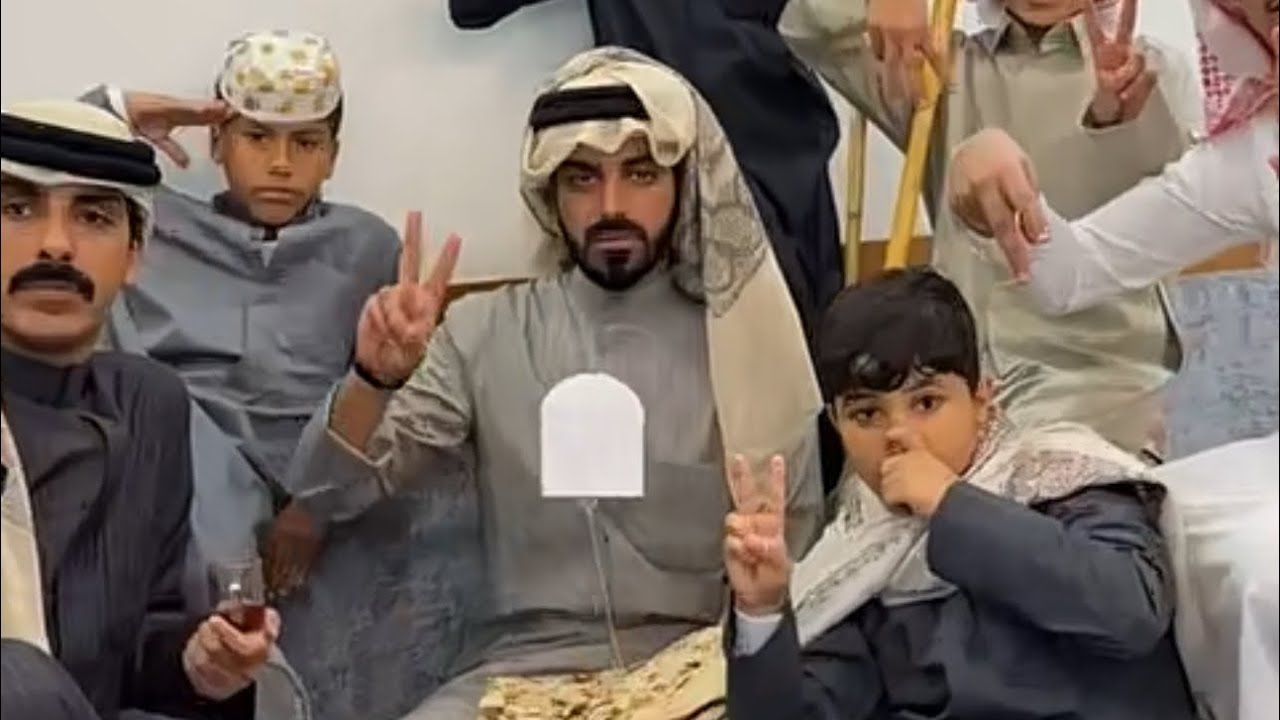 ابو نمر سوا حفله لفراج بمناسبه 2m 😂😂الكيكه عباره عن خبز #ضحك #فراج_قزيع_السهلي #اكسبلور #ابو_نمر