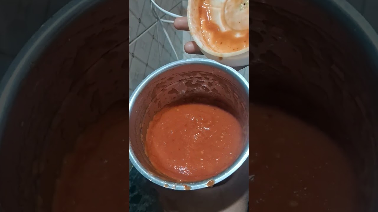 Homemade tamato ketchup jb ghar me bnana h aasan to bhar se kyu lana😋😋😋😋# creative priyanka