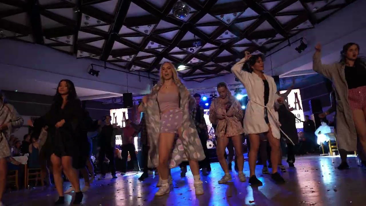 PŮLNOČKO 4.A Podkrušnohorské gymnázium Most