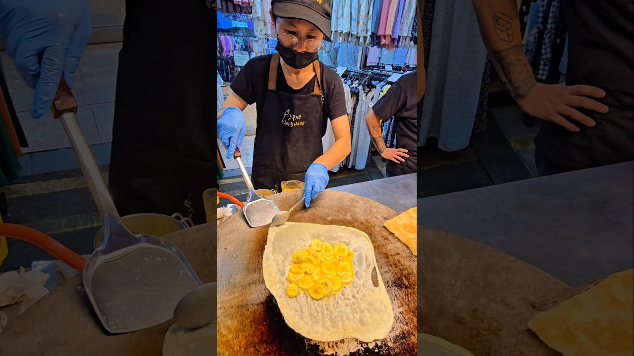 Korean Street Food &ndash; Crazy Banana Roti Dessert Cooked Right in Front of You | ASMR Food #koreanfood