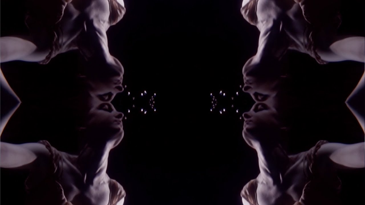 Phyne &ndash; underneath the waves (Visualizer)