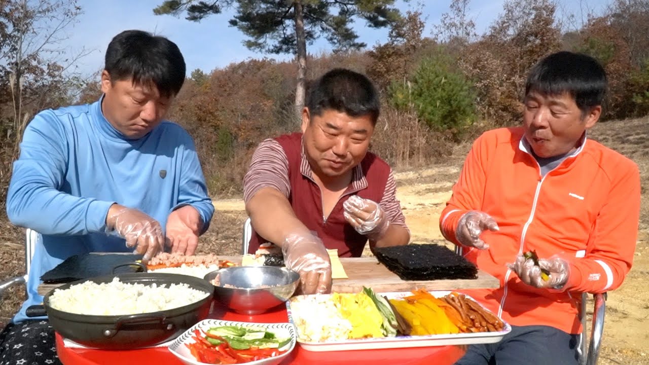 초등학교 때 단골 소풍 장소에서 김밥 싸먹기 [Eating kimbap on a picnic]