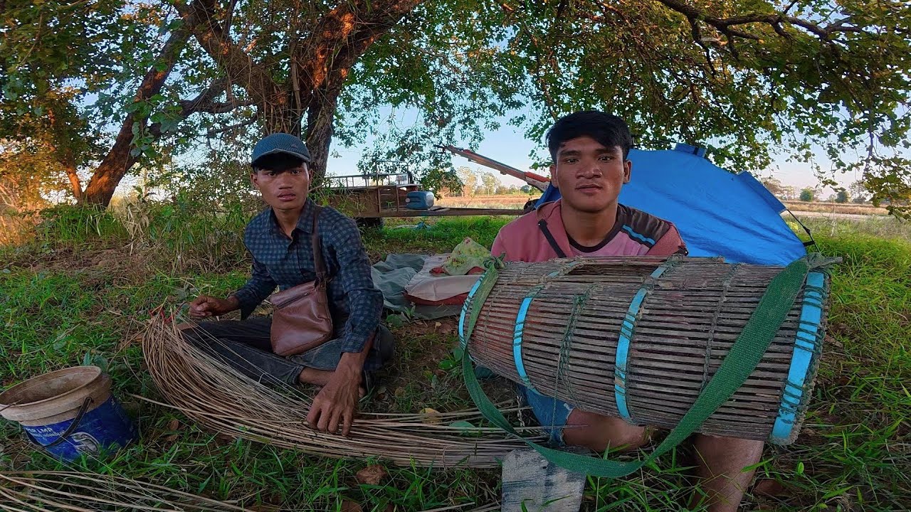 I fail with fishing today. Relaxing and cooking by the river. ដាក់បង្កៃបរាជ័យ
