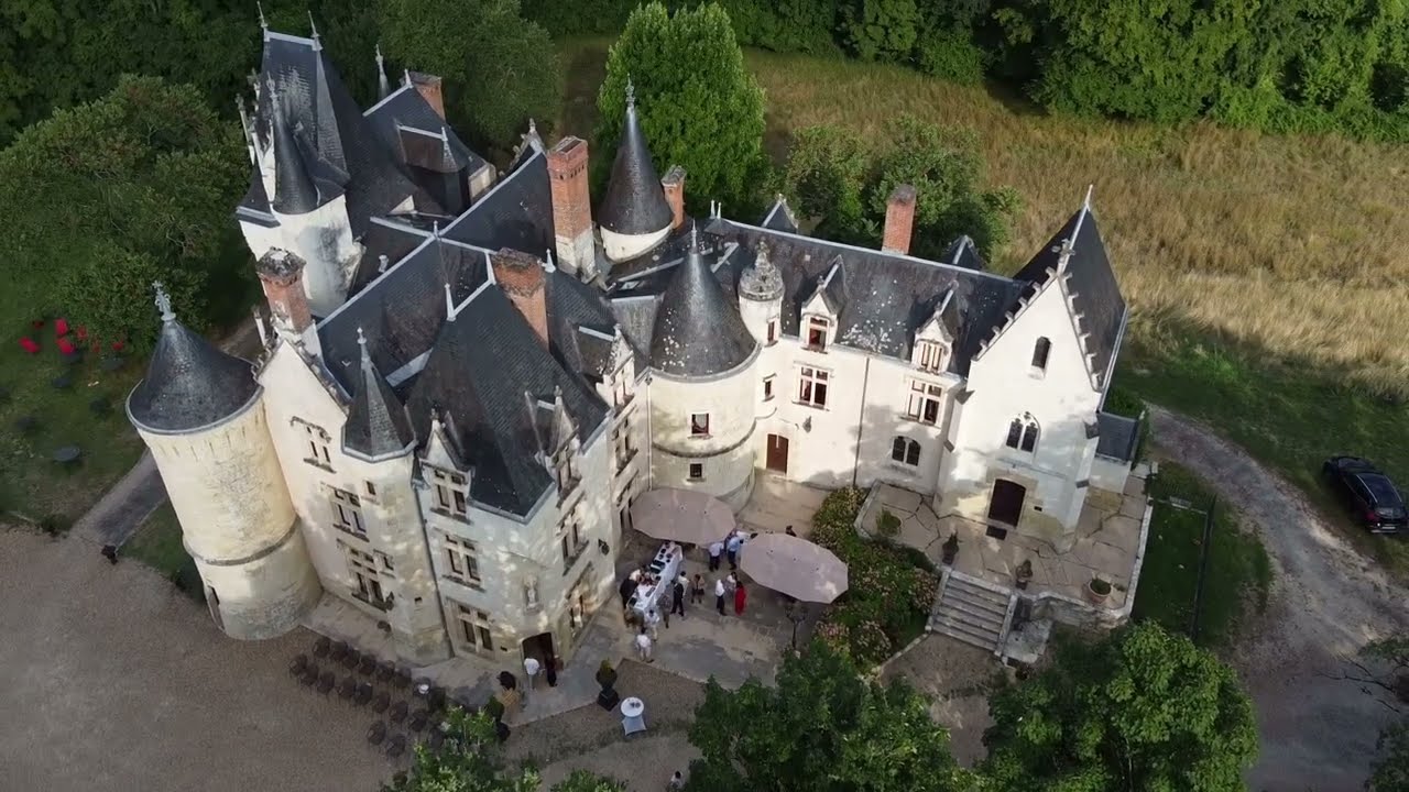 Domaine de Brou à Noyant sur Touraine - France (drone video)