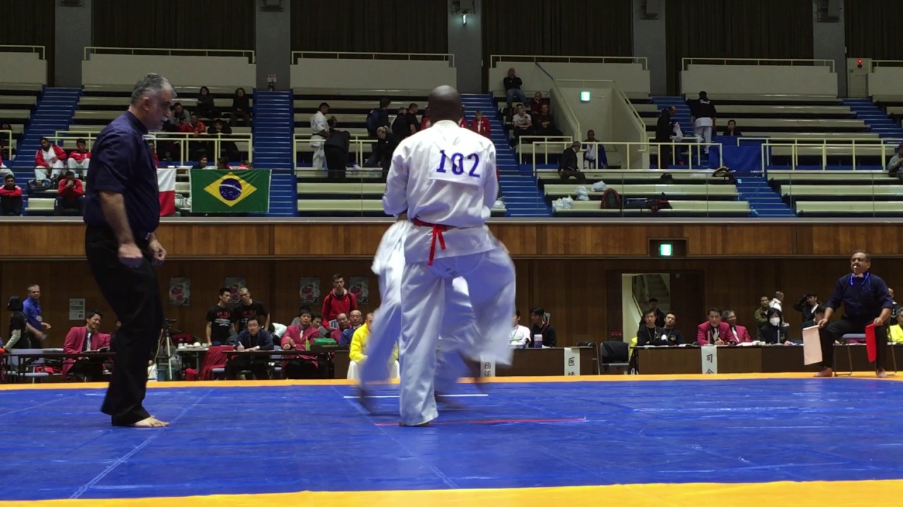 Denys Maxymov - Sithalo Mlambo (second round)