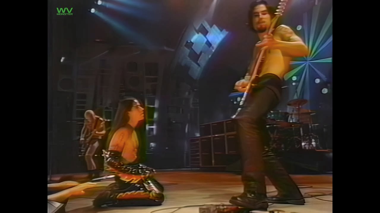 Red Hot Chili Peppers - Warped (Live at the 1995 MTV Video Music Awards, September 7th, 1995)