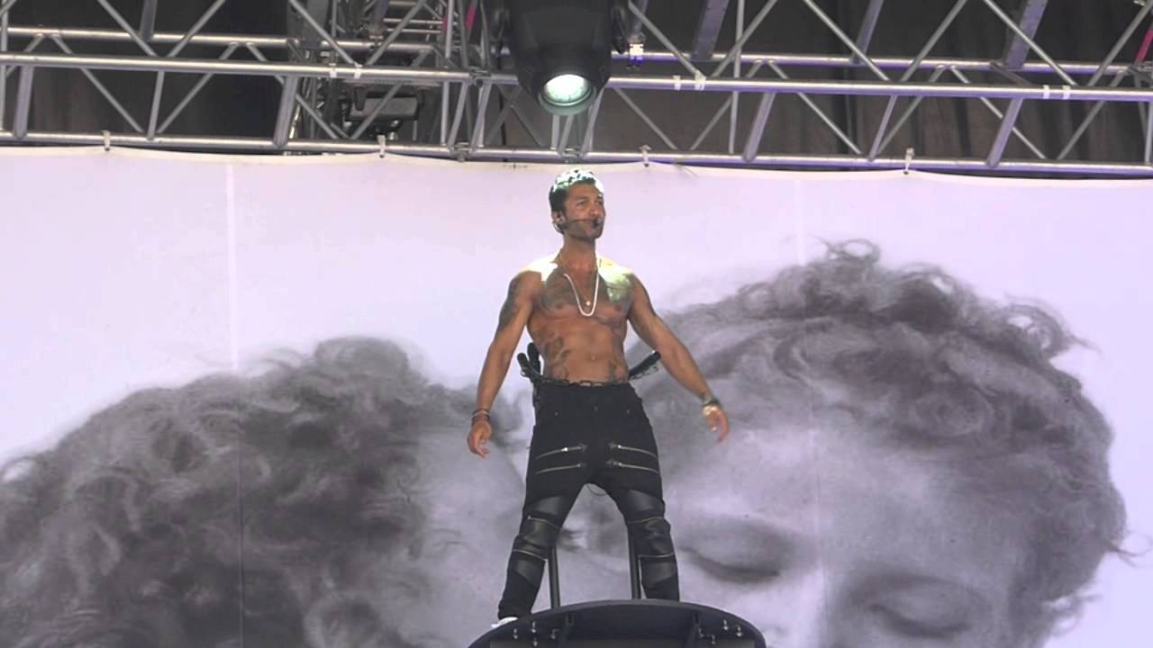 Burhan G - T&aelig;ttere P&aring; Himlen - Gr&oslash;n Koncert i Valby Parken 27. juli 2014