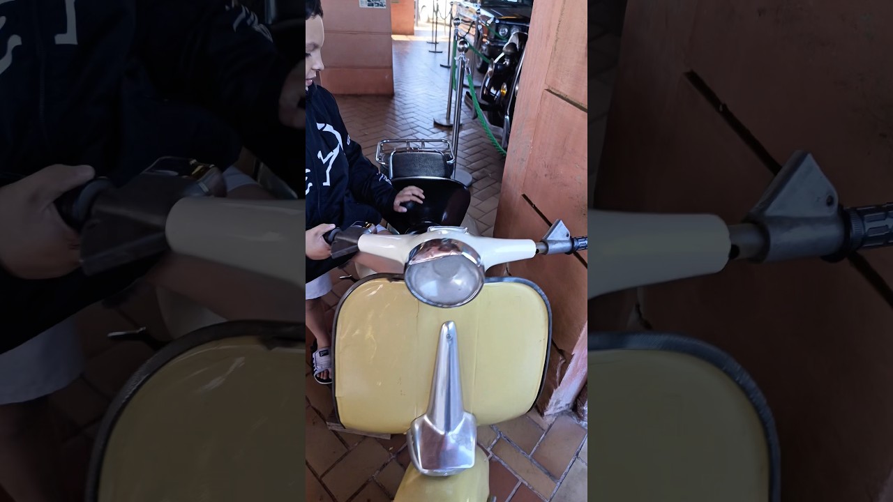 Olha essa moto antiga🛵                     