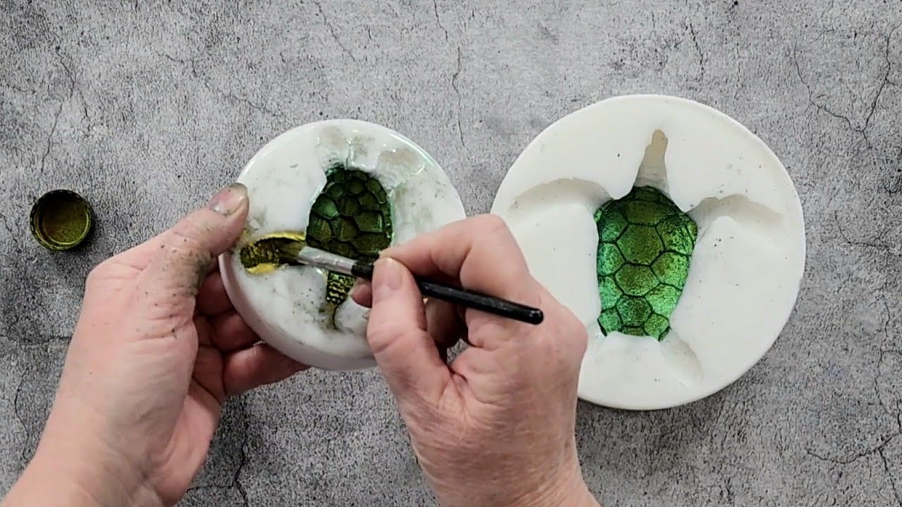 #1615 Two Gorgeous Resin Sea Turtles Using Chameleon Powders