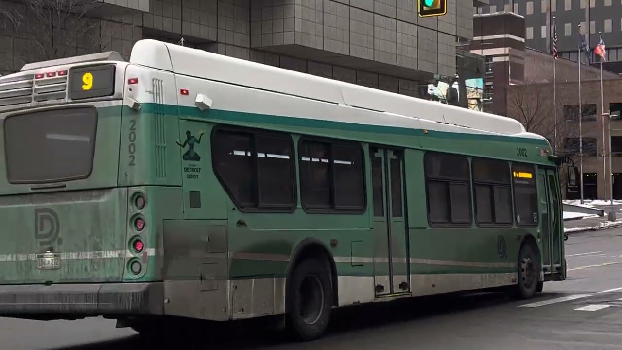 DDOT XD40 NEW FLYER#2002.RT 9.JEFFERSON TO RPTC