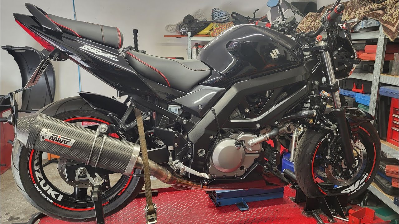 Suzuki SV 650, wymiana rozrządu, brak ssania, szczotki rozrusznika. Pełen przegląd.