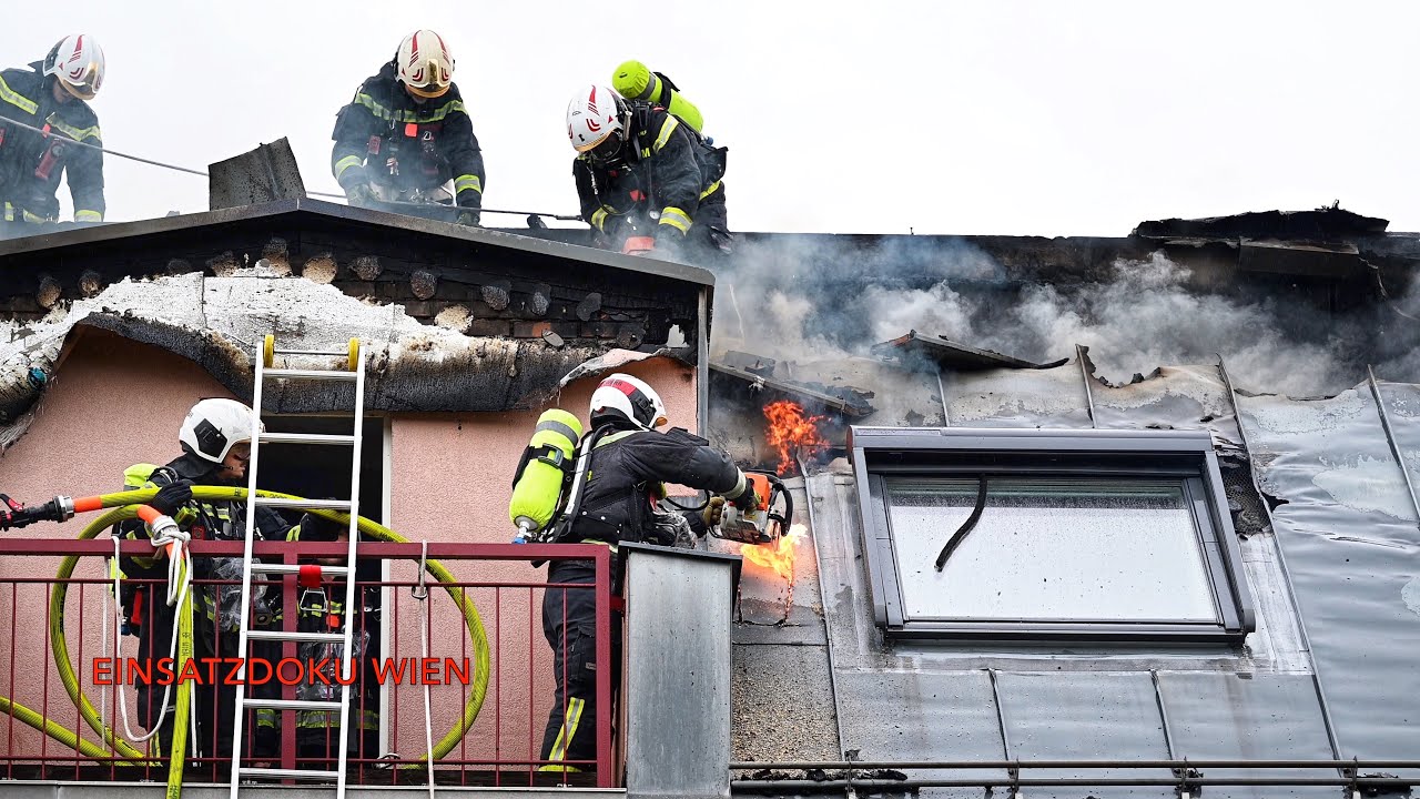 [ALARMSTUFE 3] DACHBRAND in Wien LIESING | Feuerwehr-Großeinsatz