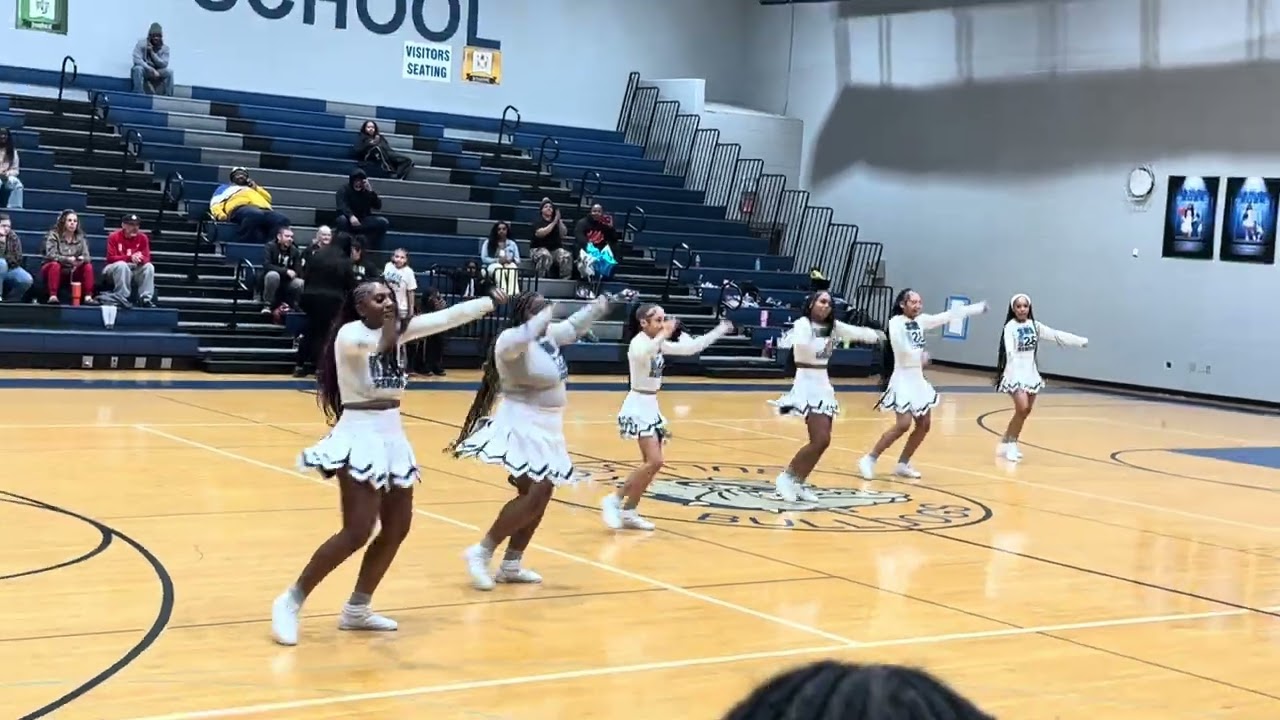 South High School Bull Dog Cheerleaders