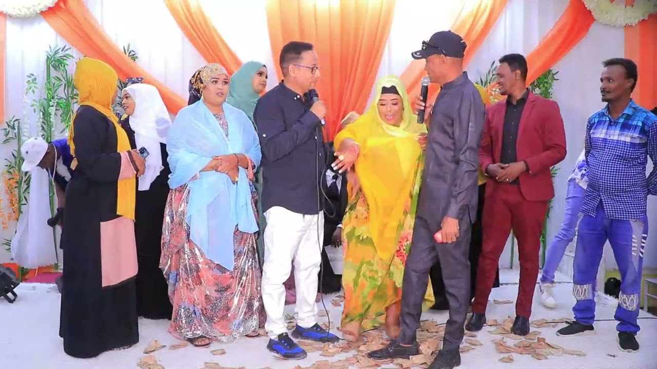 DADKA UGU CAANSAN EE TURJUMO AFLAANTA HINDIGA OO WACDARO LAYAAB LEH KA DHIGEEN XAFLADII YACKOO