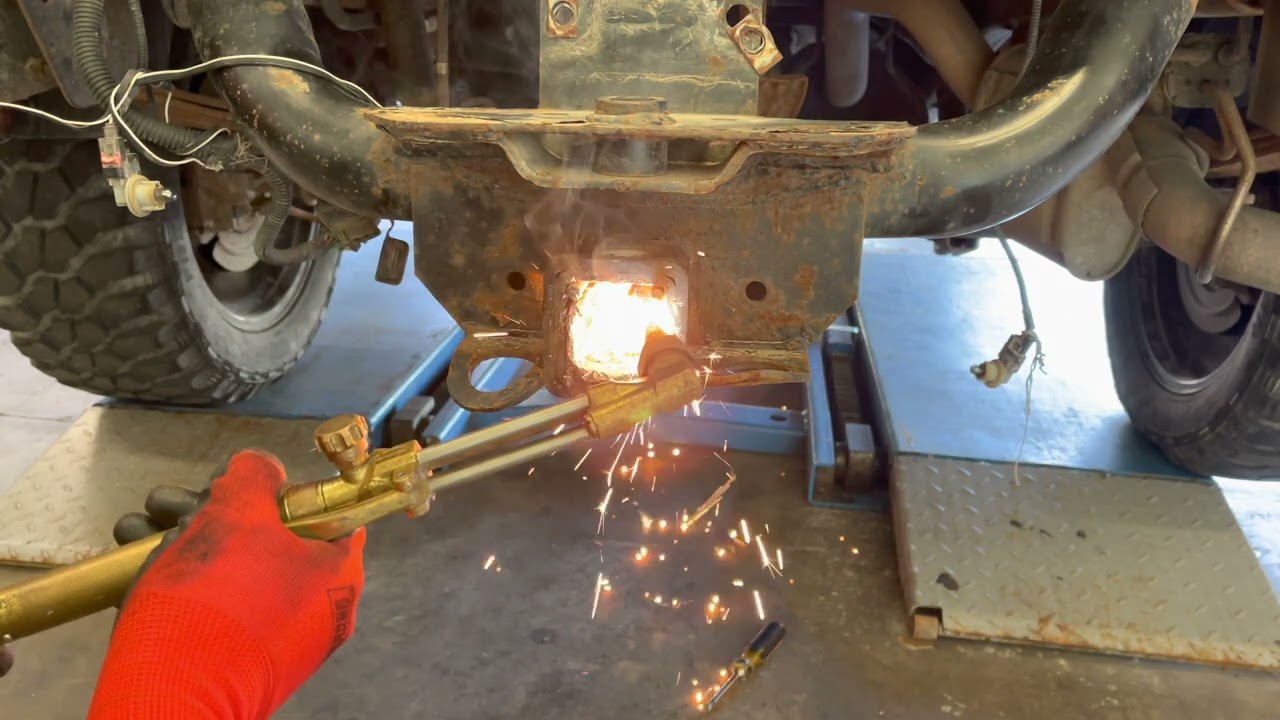 Removing a Stuck Hitch from the Receiver