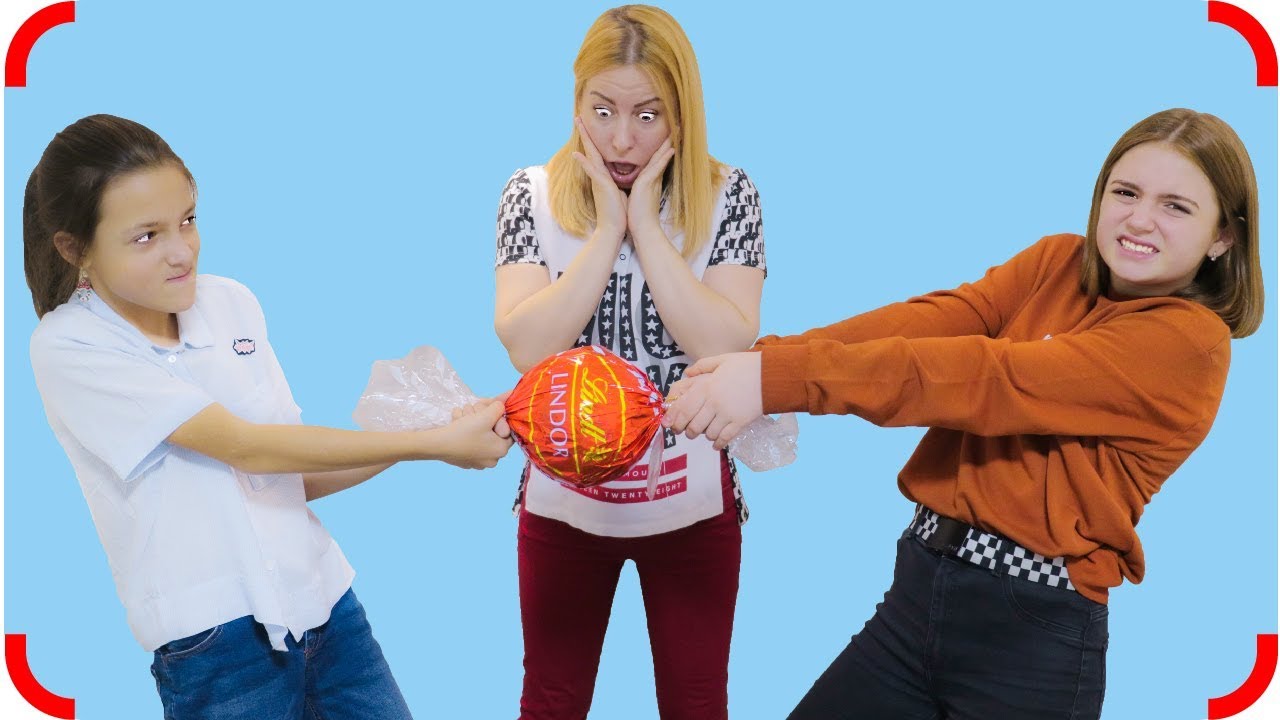 Играем в ПРЯТКИ в нашем доме ГИГАНТСКАЯ конфета ПРИЗ