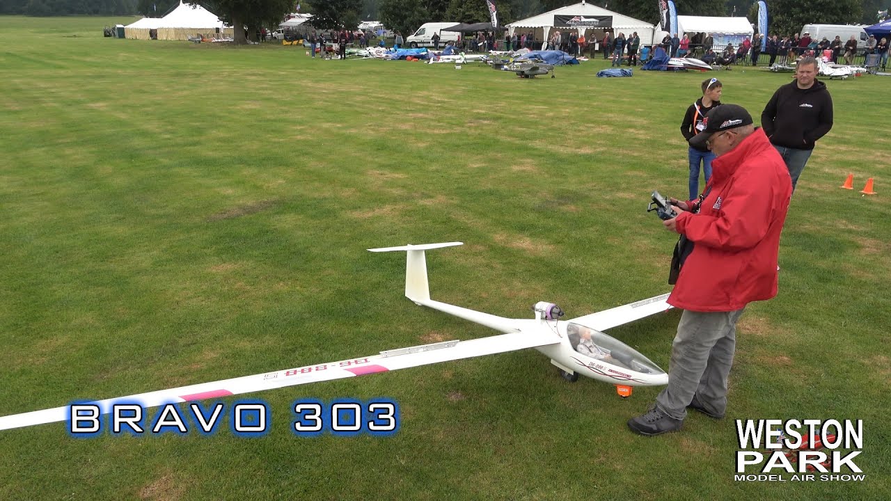 CARF DG800 Turbine Glider - Weston Park 2021 International RC Plane Airshow