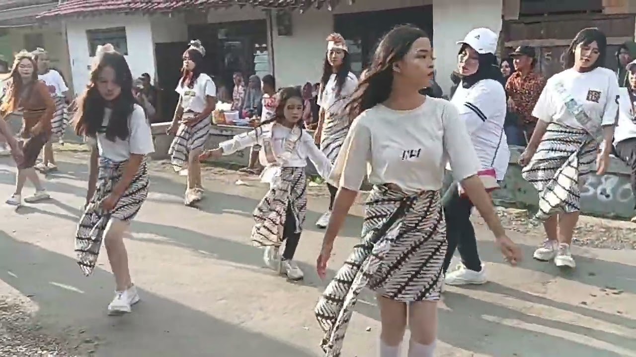 Karnaval desa Kalisalak dari blok Mushola Baitus Sholeh.kec.Margasari kab.Tegal,30  Agustus 2025 