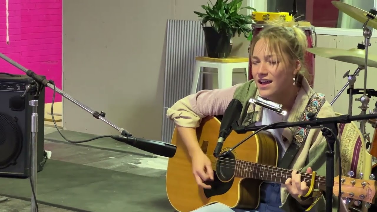 Georgie Winchester -  Friends With The Flies | Newcastle Live Warehouse Sessions