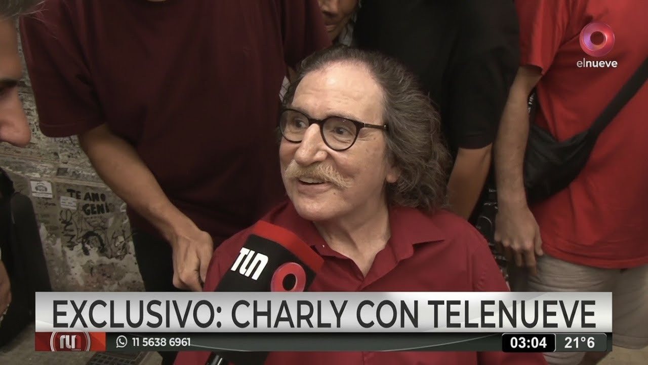 CHARLY GARCÍA ENTREVISTADO EN SU ESQUINA DE BUENOS AIRES.