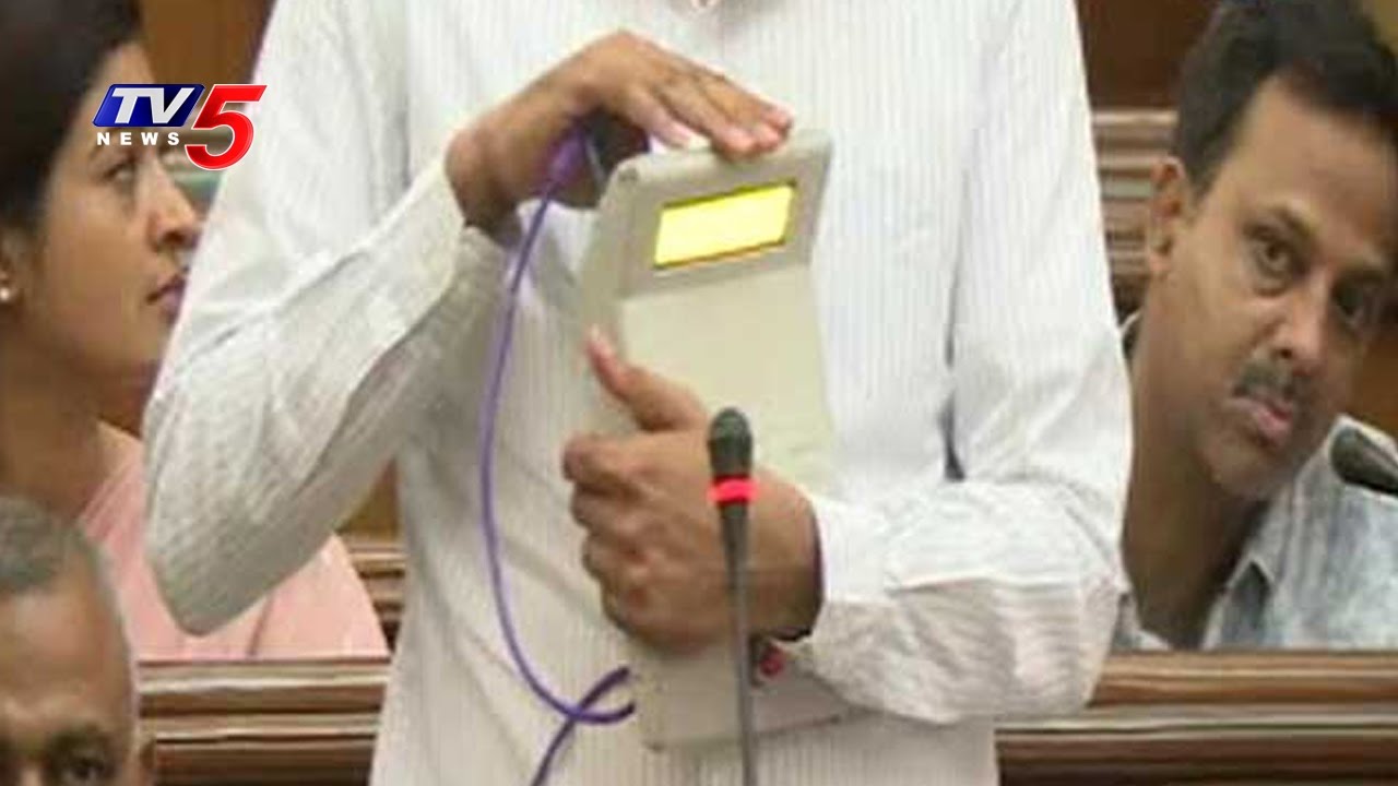 Massive Drama in Delhi Assembly Over EVM Tampering | TV5 News