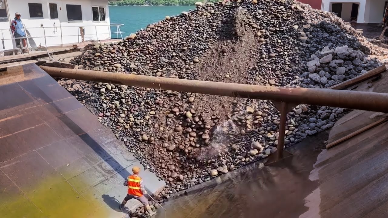 Barge unloading 3300 tons of large cobblestone - relaxing flow - Vlog of work on the barge