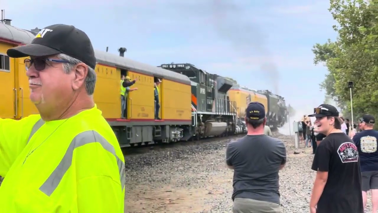 Big Boy Union Pacific 4014 leaving the station in Roseville CA 7/14/24