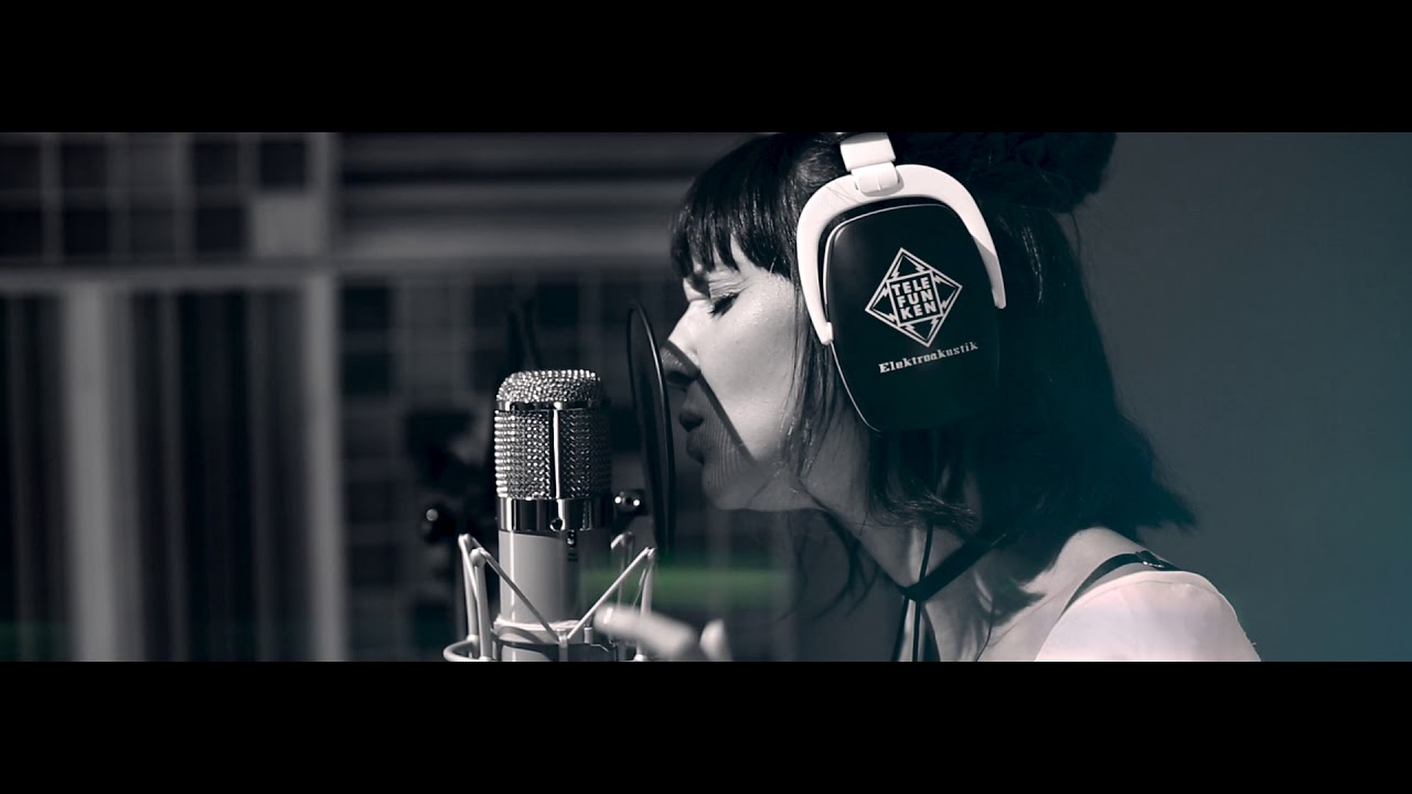 I FEEL LOVE (Donna Summer) - Cover by LAURIANNE