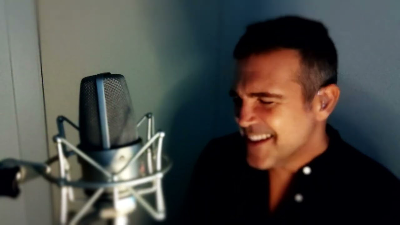 Sintiéndote Lejos - Luis Miguel - cover by Xandro Leima