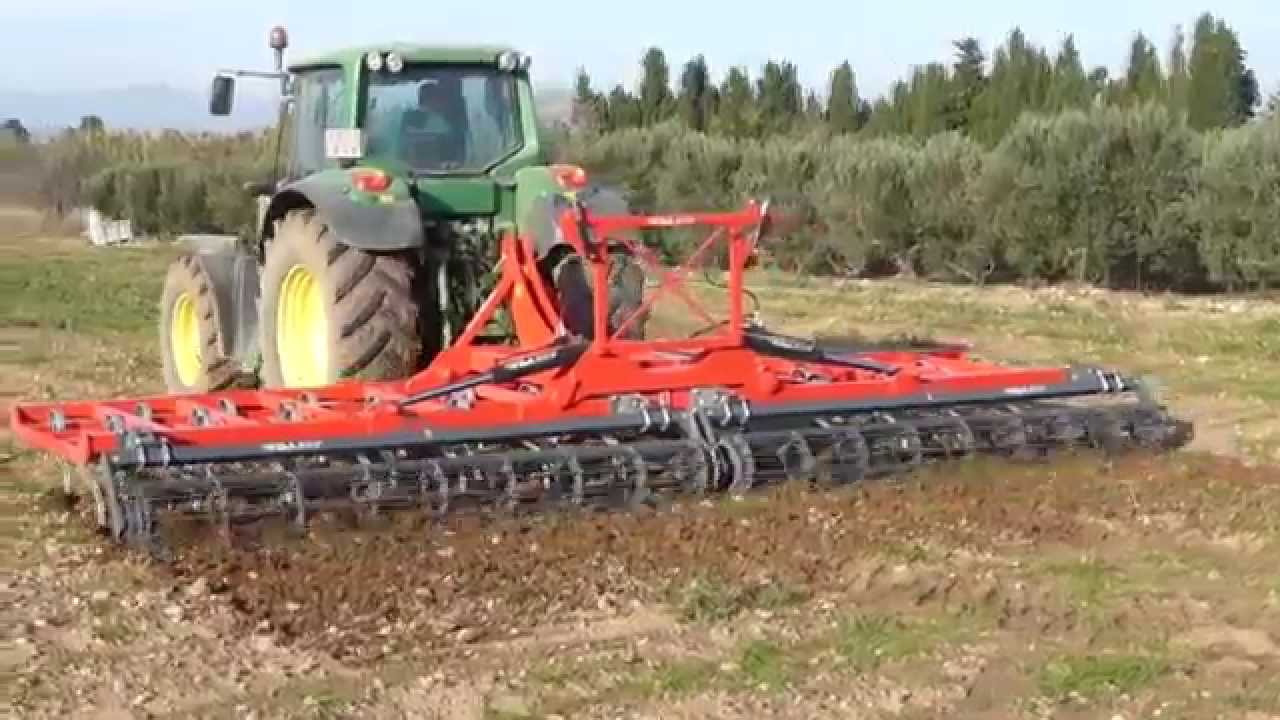 Vibrocultivador suspendido VILA con rodillo, de 7mts