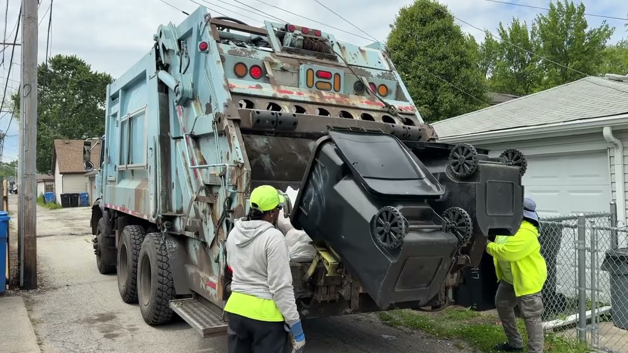 Chicago Streets and Sanitation Autocar WX Heil Powertrak Rear Loadee Garbage Truck