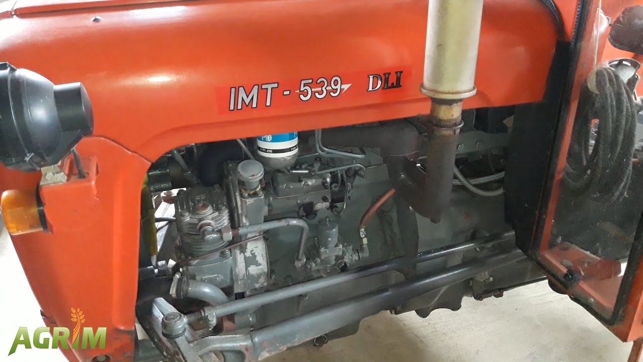 Lepimo nalepnice na stari traktor! DLI!